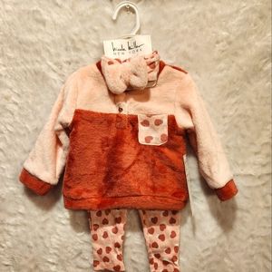 Heart patterned Nicole Miller girls infant set.